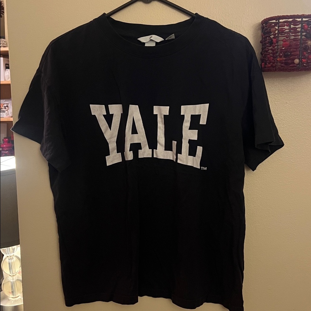 🎓Yale University College short Sleeve Black shirt Tshirt size S